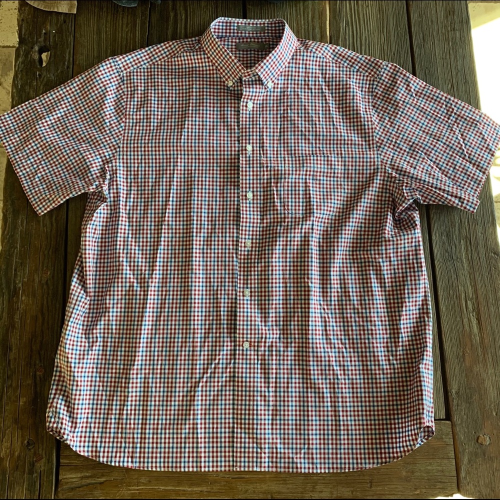Men’s button down collard dress shirt